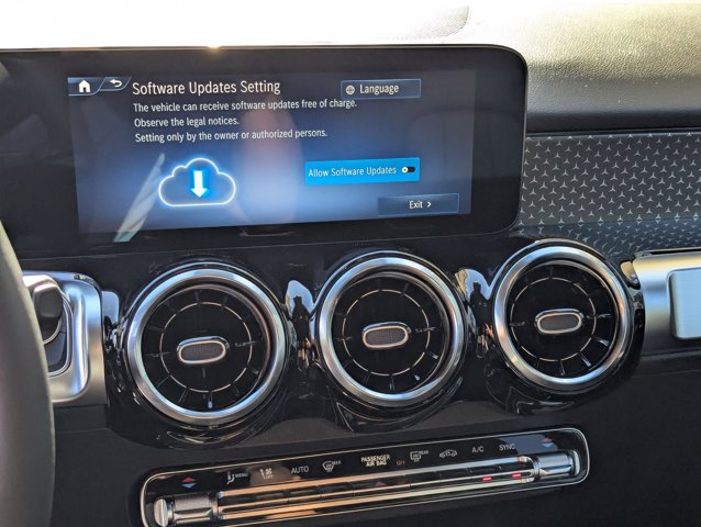 2026 Mercedes-Benz GLB 250 Image 13 of 16