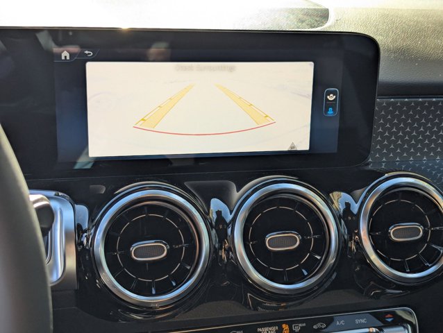 2026 Mercedes-Benz GLB 250 Image 14 of 16