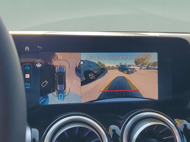 2026 Mercedes-Benz GLB 250 Image 18 of 32