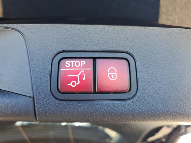 2026 Mercedes-Benz GLB 250 Image 24 of 32