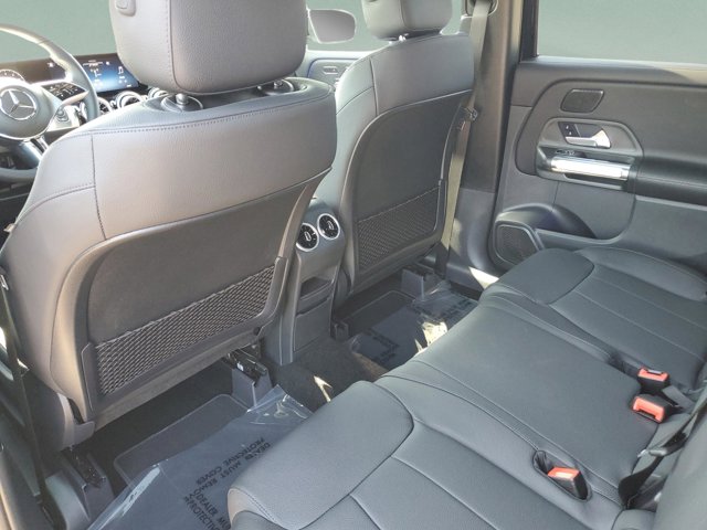 2026 Mercedes-Benz GLB 250 Image 9 of 32