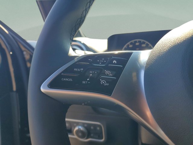 2026 Mercedes-Benz GLB 250 Image 28 of 32