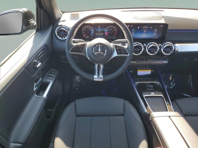 2026 Mercedes-Benz GLB 250 Image 11 of 32