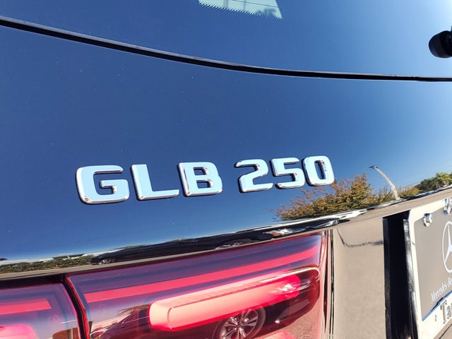 2026 Mercedes-Benz GLB 250 Image 16 of 32