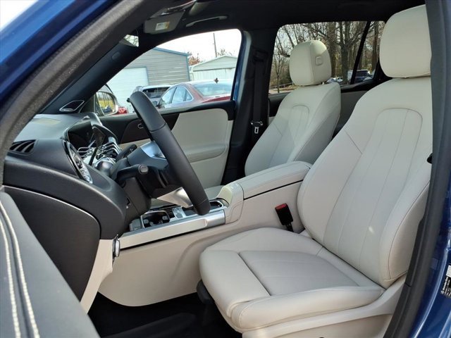 2026 Mercedes-Benz GLB 250 Image 8 of 26