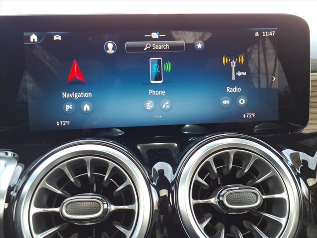 2026 Mercedes-Benz GLB 250 Image 11 of 26