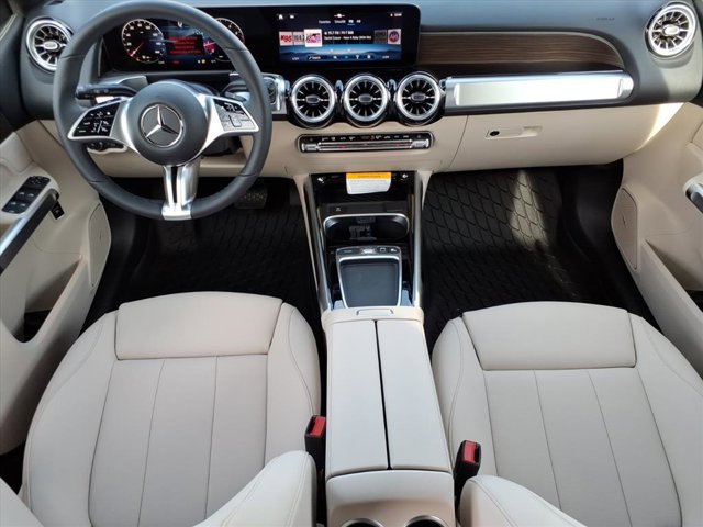 2026 Mercedes-Benz GLB 250 Image 18 of 26