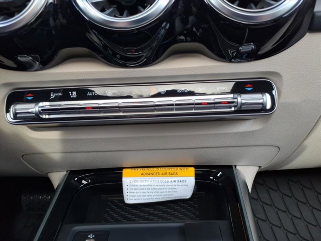 2026 Mercedes-Benz GLB 250 Image 16 of 26