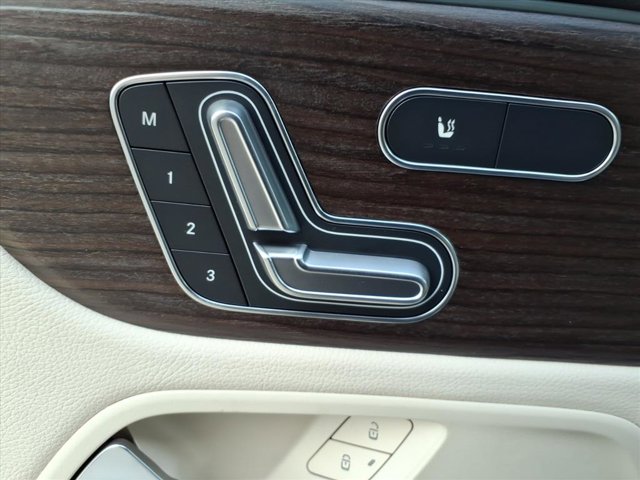 2026 Mercedes-Benz GLB 250 Image 14 of 26