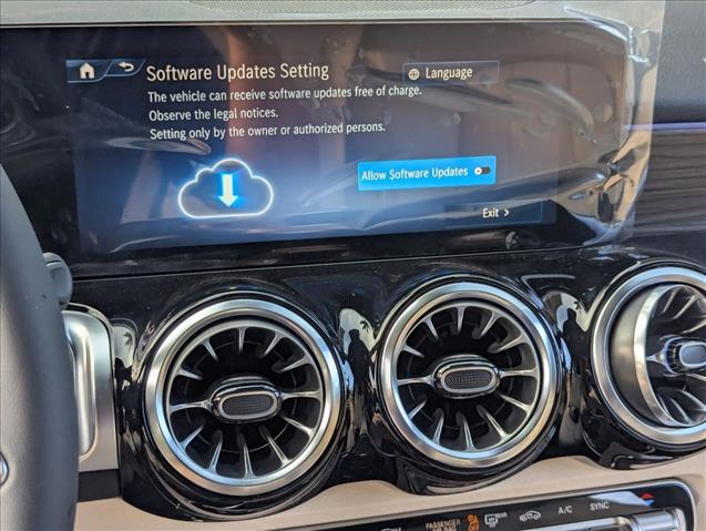 2026 Mercedes-Benz GLB 250 Image 12 of 16