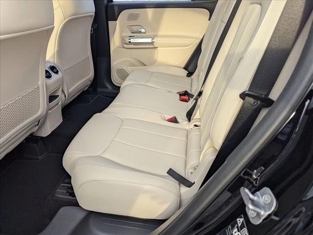 2026 Mercedes-Benz GLB 250 Image 15 of 16