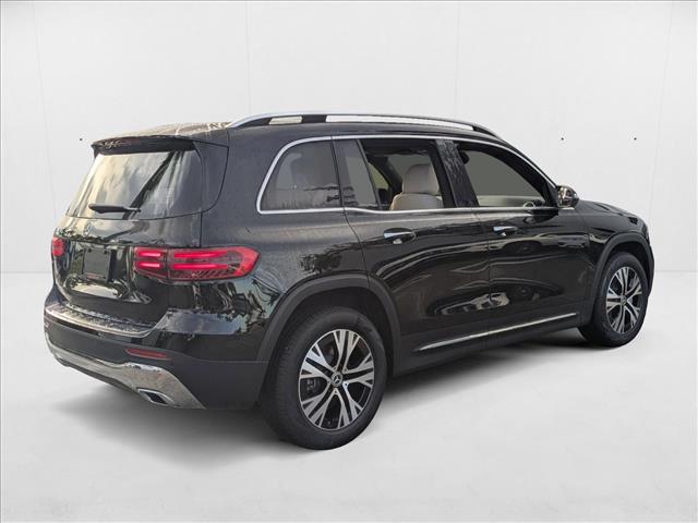 2026 Mercedes-Benz GLB 250 Image 3 of 16