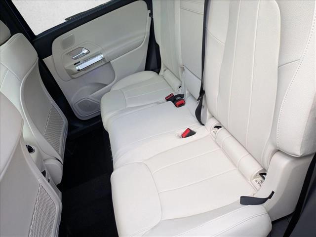 2026 Mercedes-Benz GLB 250 Image 11 of 21