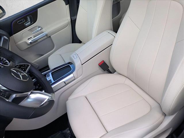 2026 Mercedes-Benz GLB 250 Image 12 of 21