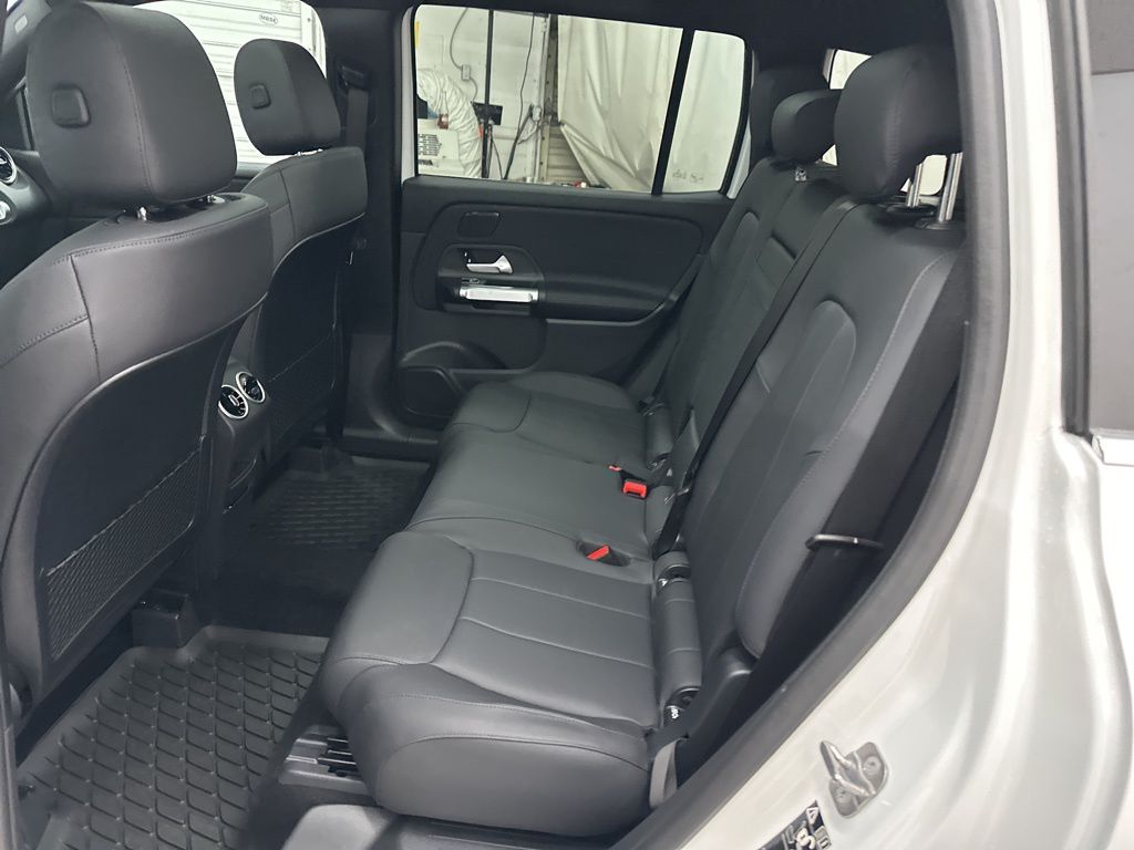 2026 Mercedes-Benz GLB 250 Image 14 of 31