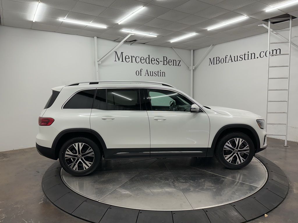 2026 Mercedes-Benz GLB 250 Image 4 of 31