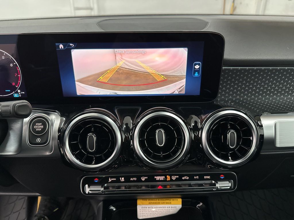 2026 Mercedes-Benz GLB 250 Image 21 of 31