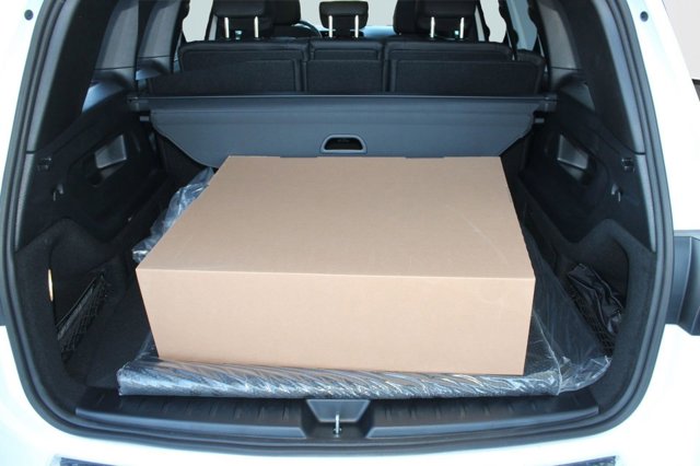 2026 Mercedes-Benz GLB 250 Image 10 of 36