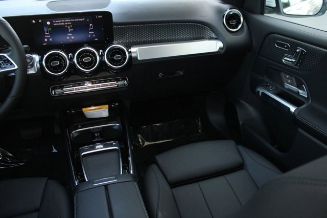 2026 Mercedes-Benz GLB 250 Image 36 of 36