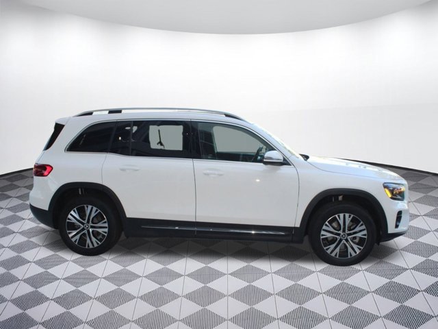 2026 Mercedes-Benz GLB 250 Image 4 of 36