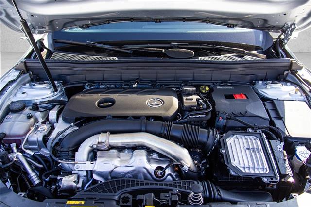 2026 Mercedes-Benz GLB 250 Image 9 of 26