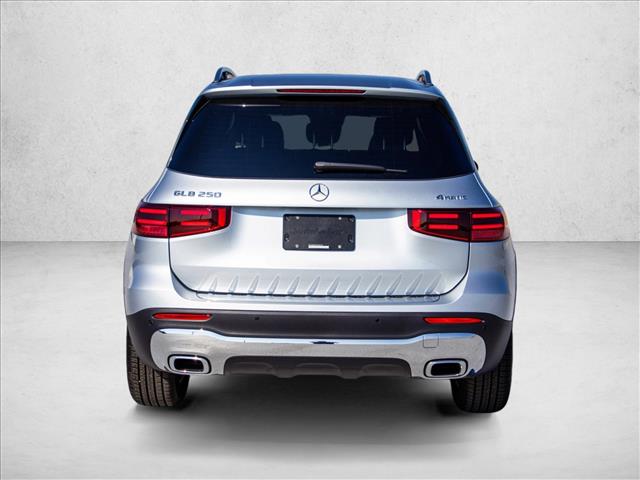 2026 Mercedes-Benz GLB 250 Image 6 of 26