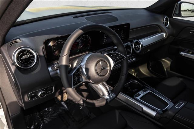 2026 Mercedes-Benz GLB 250 Image 17 of 26
