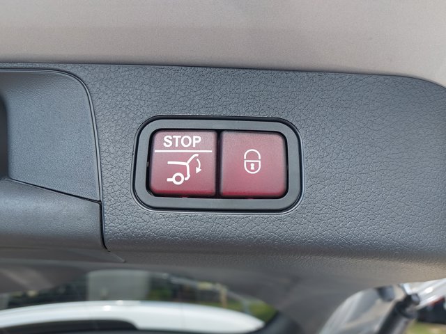 2026 Mercedes-Benz GLB 250 Image 29 of 39