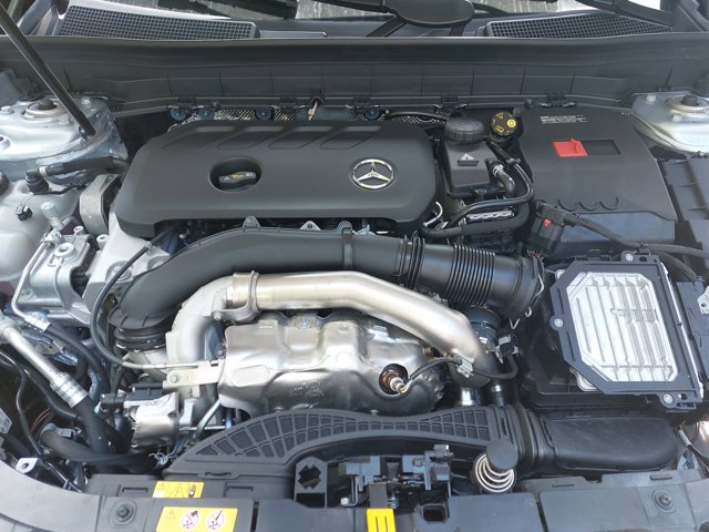 2026 Mercedes-Benz GLB 250 Image 9 of 39