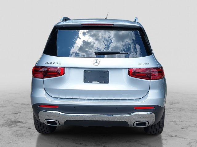 2026 Mercedes-Benz GLB 250 Image 6 of 39