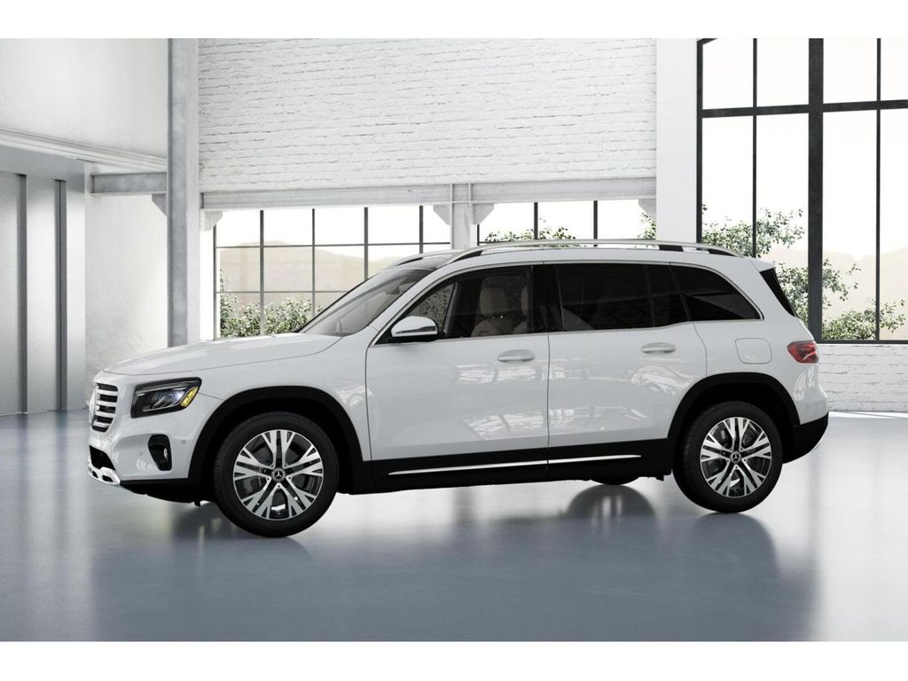 2026 Mercedes-Benz GLB 250 Image 5 of 42