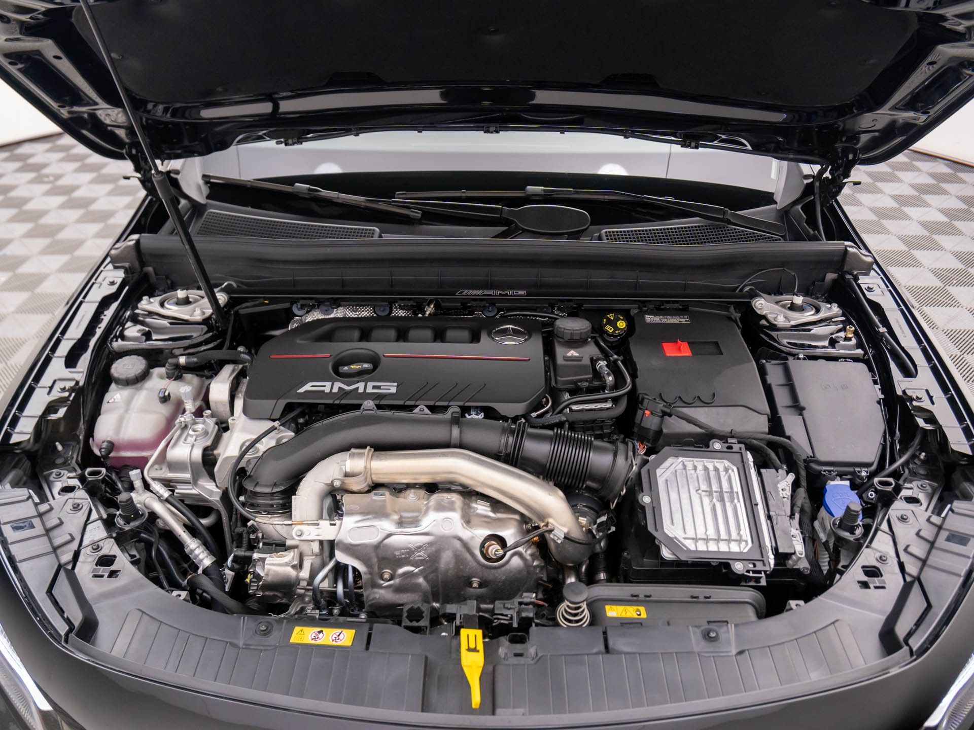 2026 Mercedes-Benz GLB AMG 35 Image 10 of 40