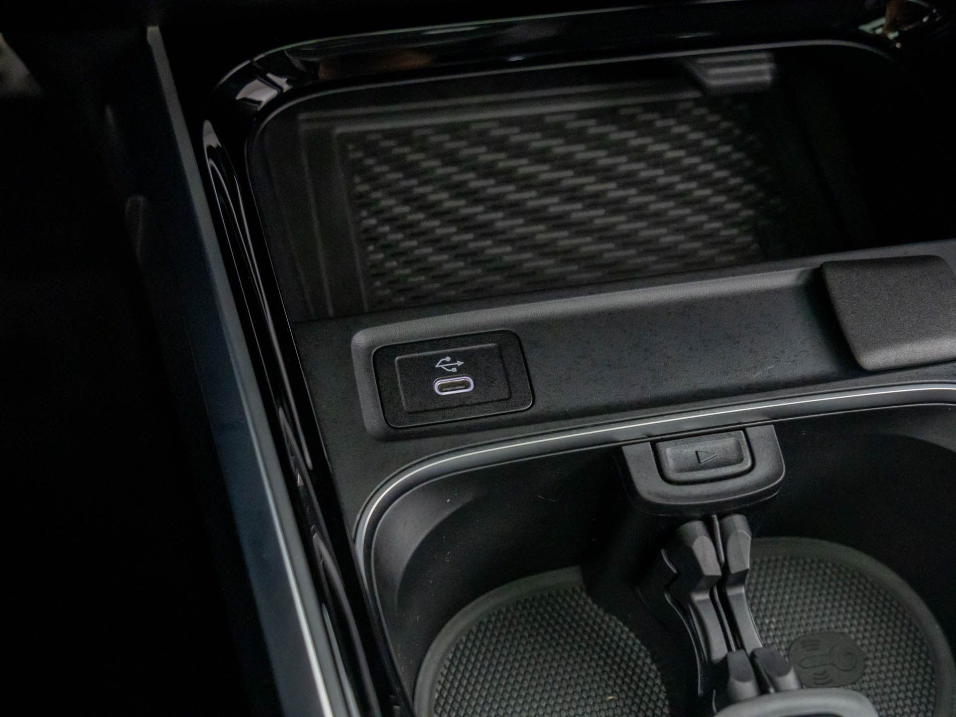 2026 Mercedes-Benz GLB AMG 35 Image 25 of 40