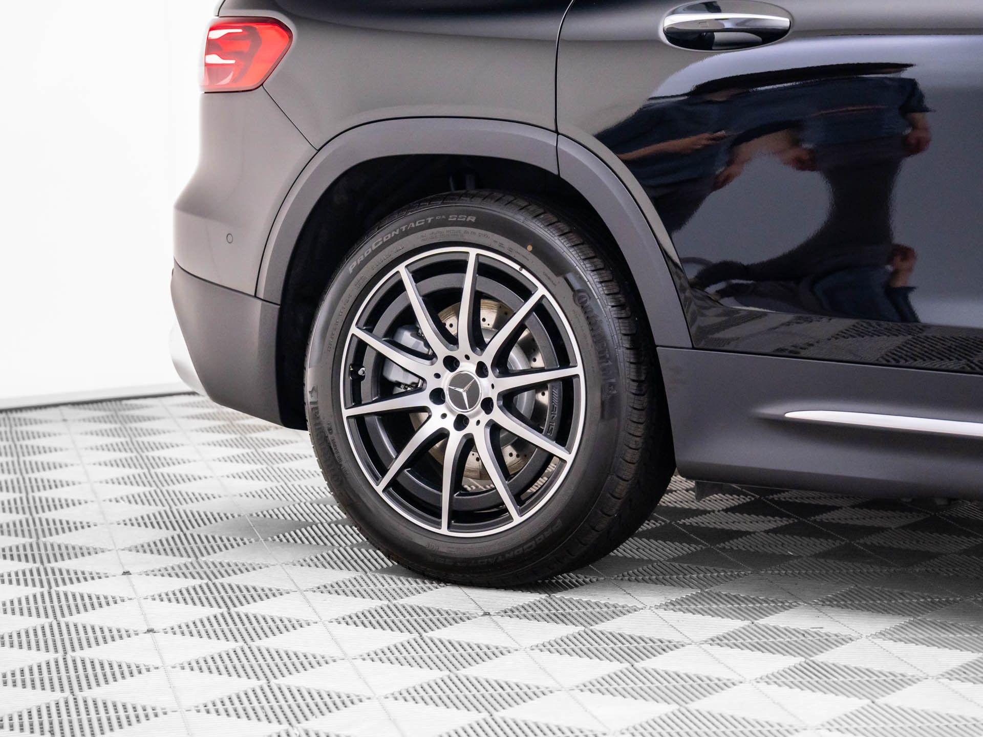 2026 Mercedes-Benz GLB AMG 35 Image 12 of 40