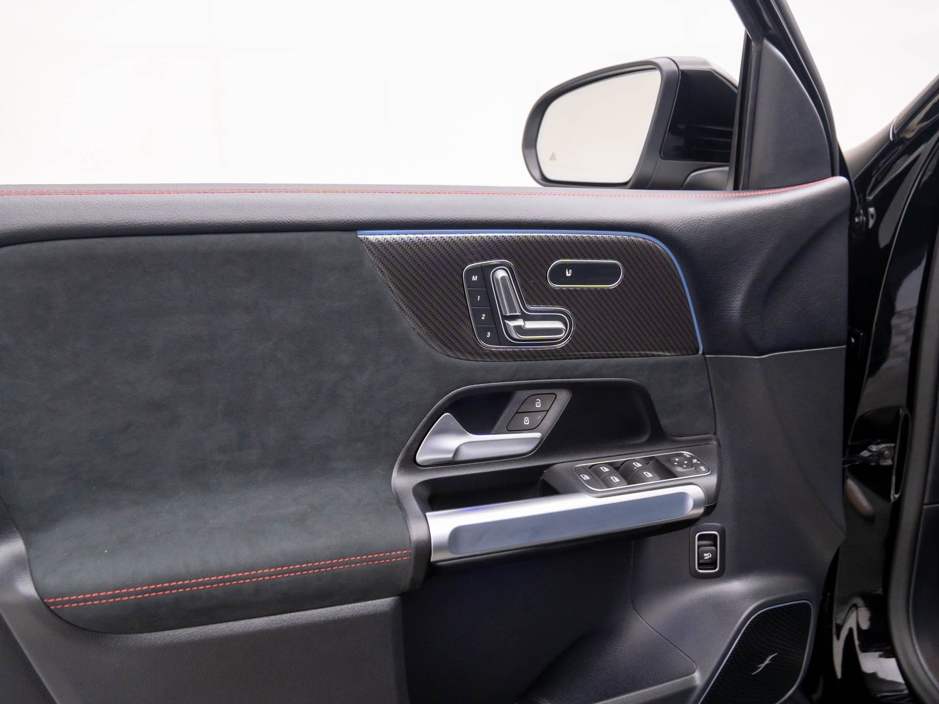 2026 Mercedes-Benz GLB AMG 35 Image 30 of 40