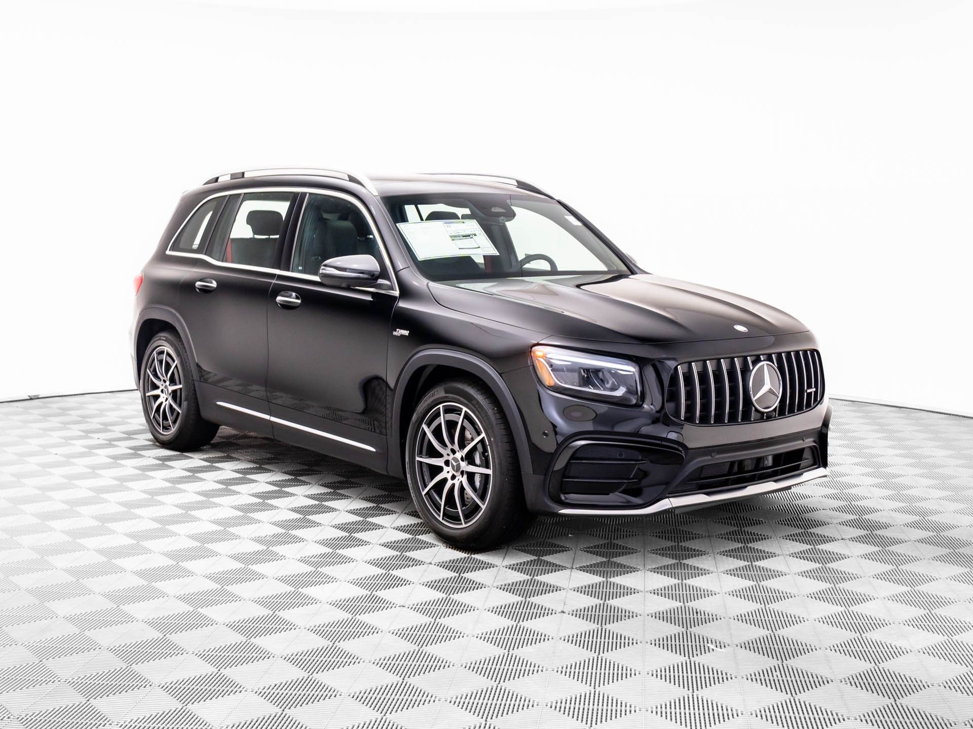 2026 Mercedes-Benz GLB AMG 35 Image 3 of 40