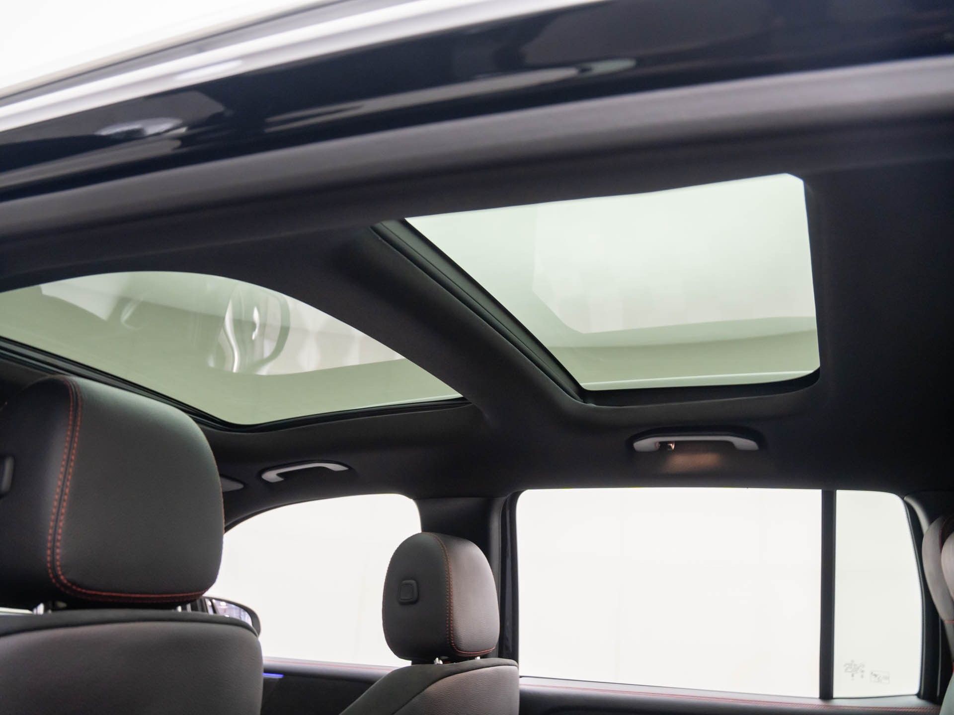 2026 Mercedes-Benz GLB AMG 35 Image 36 of 40