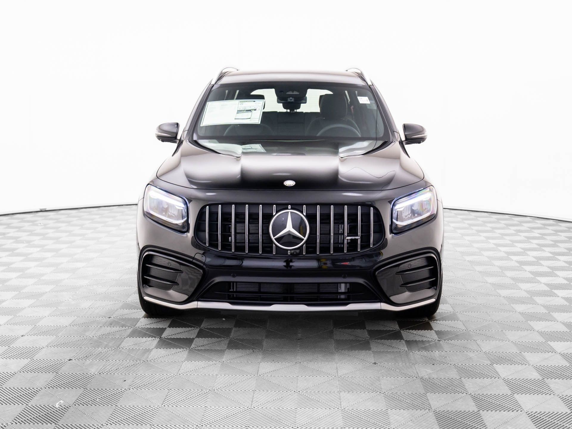 2026 Mercedes-Benz GLB AMG 35 Image 2 of 40