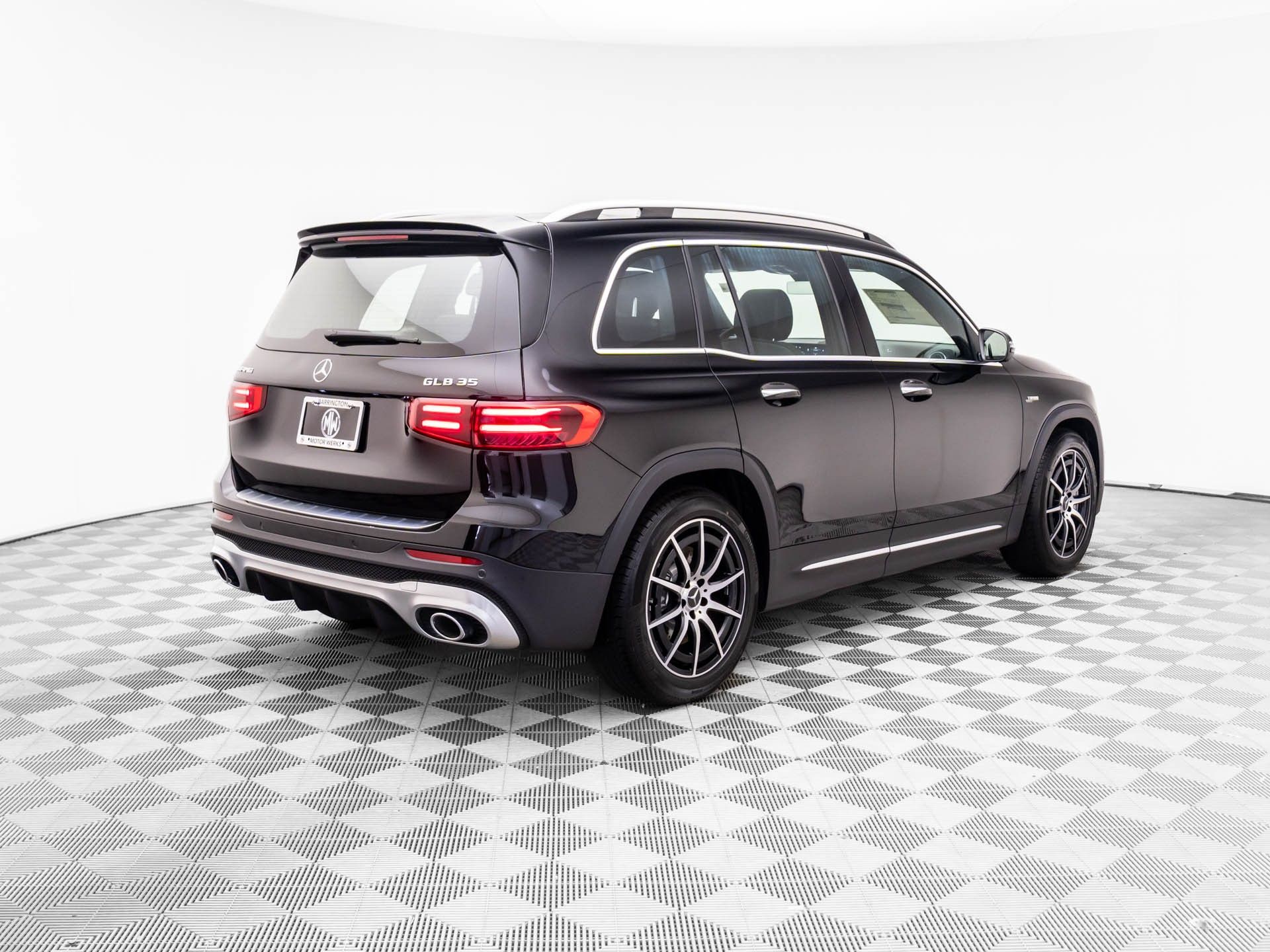 2026 Mercedes-Benz GLB AMG 35 Image 5 of 40