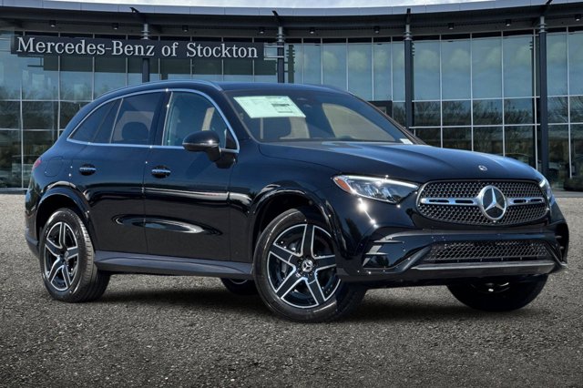 2026 Mercedes-Benz GLC 300 Image 3 of 37