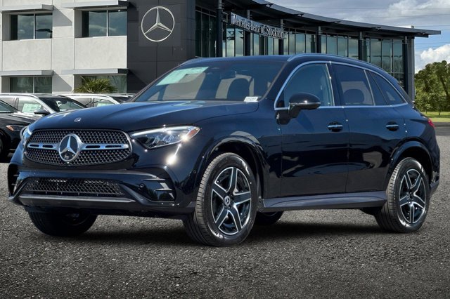 2026 Mercedes-Benz GLC 300 Image 1 of 37