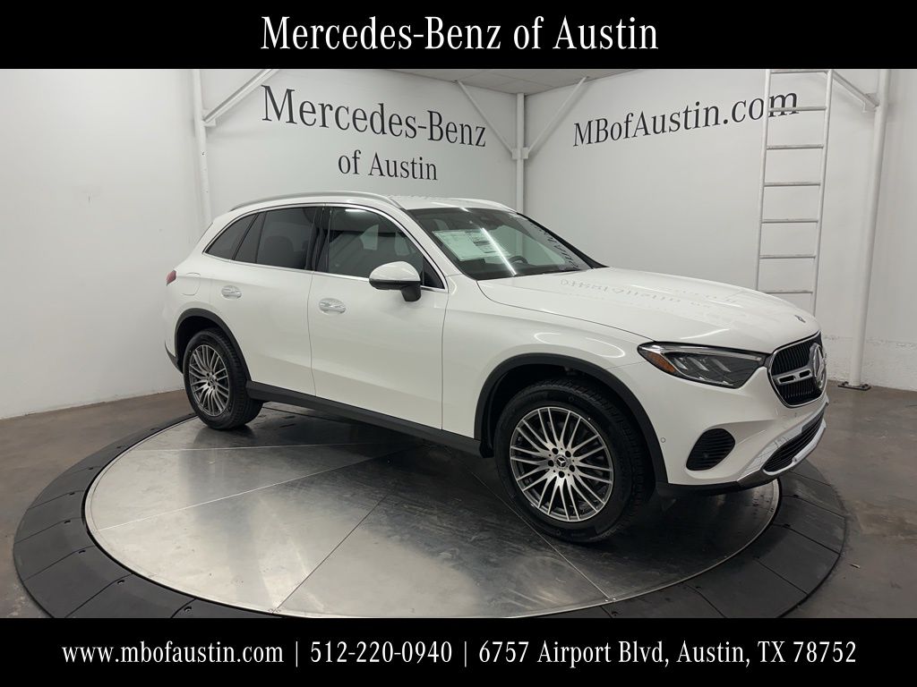 2026 Mercedes-Benz GLC 300 Image 3 of 31