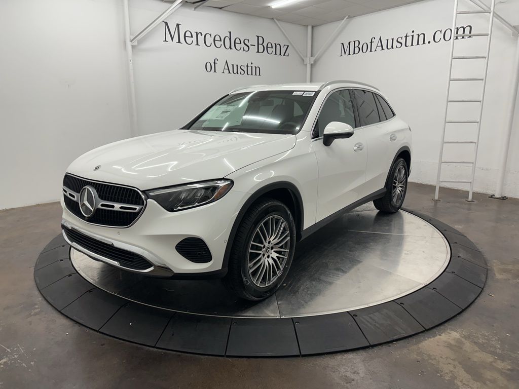 2026 Mercedes-Benz GLC 300 Image 1 of 31