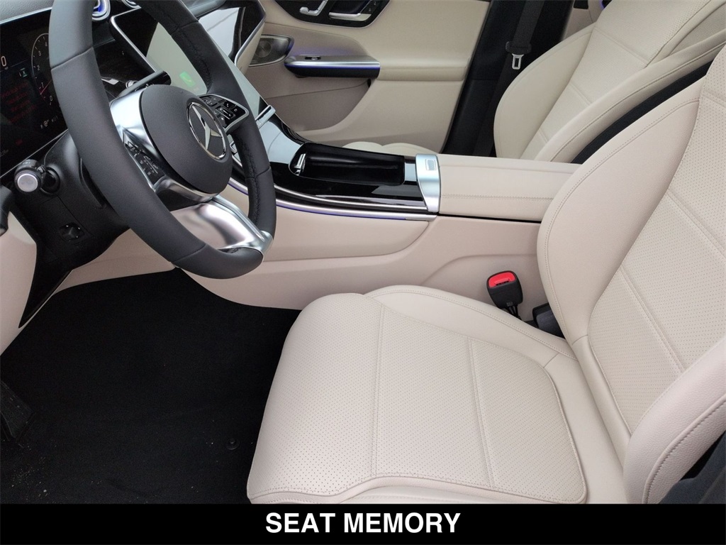 2026 Mercedes-Benz GLC 300 Image 26 of 30