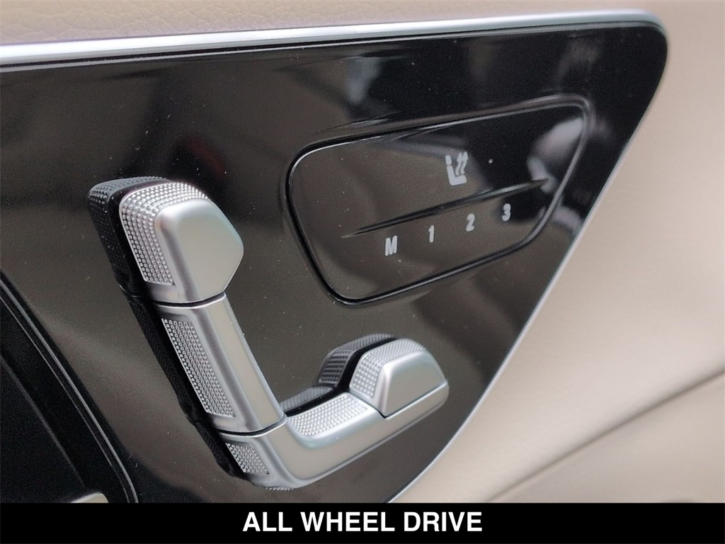 2026 Mercedes-Benz GLC 300 Image 29 of 30