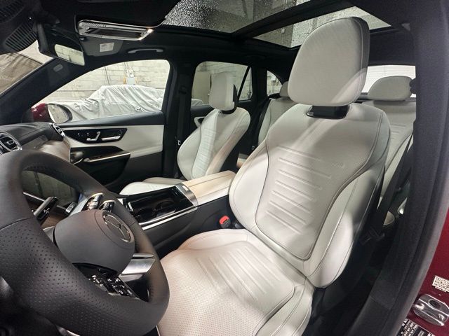 2026 Mercedes-Benz GLC 300 Image 14 of 17