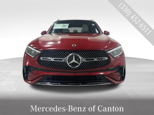 2026 Mercedes-Benz GLC 300 Image 2 of 17