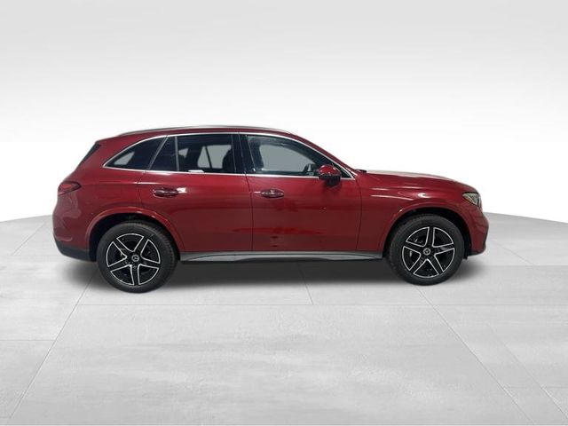 2026 Mercedes-Benz GLC 300 Image 4 of 17