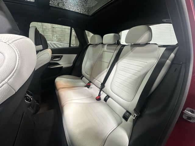 2026 Mercedes-Benz GLC 300 Image 13 of 17