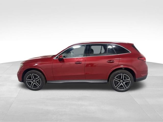 2026 Mercedes-Benz GLC 300 Image 9 of 17